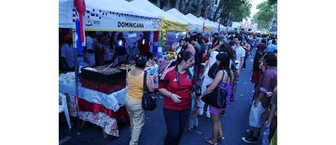 Primera Expo de Colectividades en Buenos Aires