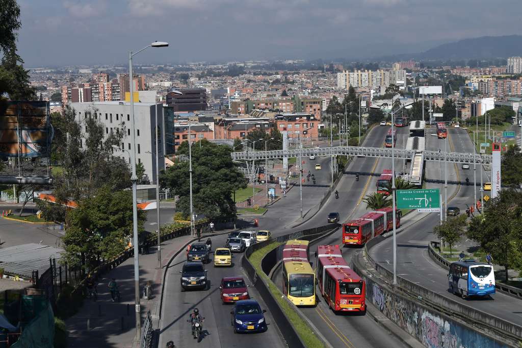 Cuarentena estricta con acompañamiento de la policía y el ejército en la localidad de Suba ante el aumento de casos de Covid – 19 en esta zona de Bogotá