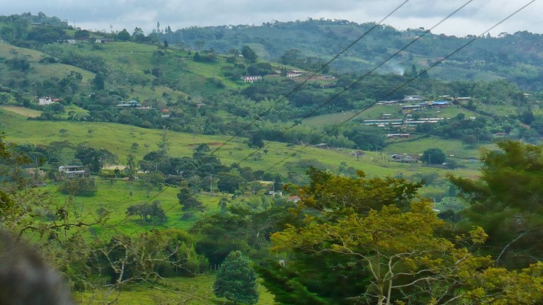 Encuentran un cuerpo desmembrado en zona boscosa de La Cumbre, Valle