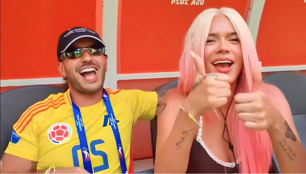 Feid y Karol G en la Copa América 2024.