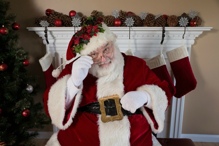 Dos Santa Claus se enfrentaron a puños en plena calle de Ucrania