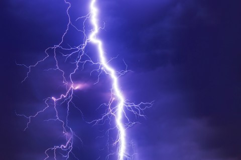 Mueren 15 personas por impacto de rayo en iglesia adventista