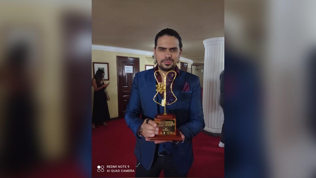 Alejandro Aguilar fue reconocido por su trayectoria