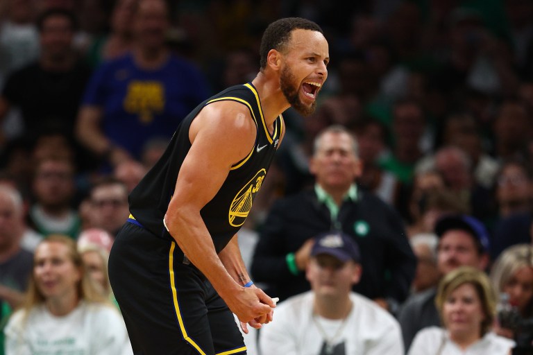 Stephen Curry, con números de Michael Jordan y LeBron James en la final de la NBA