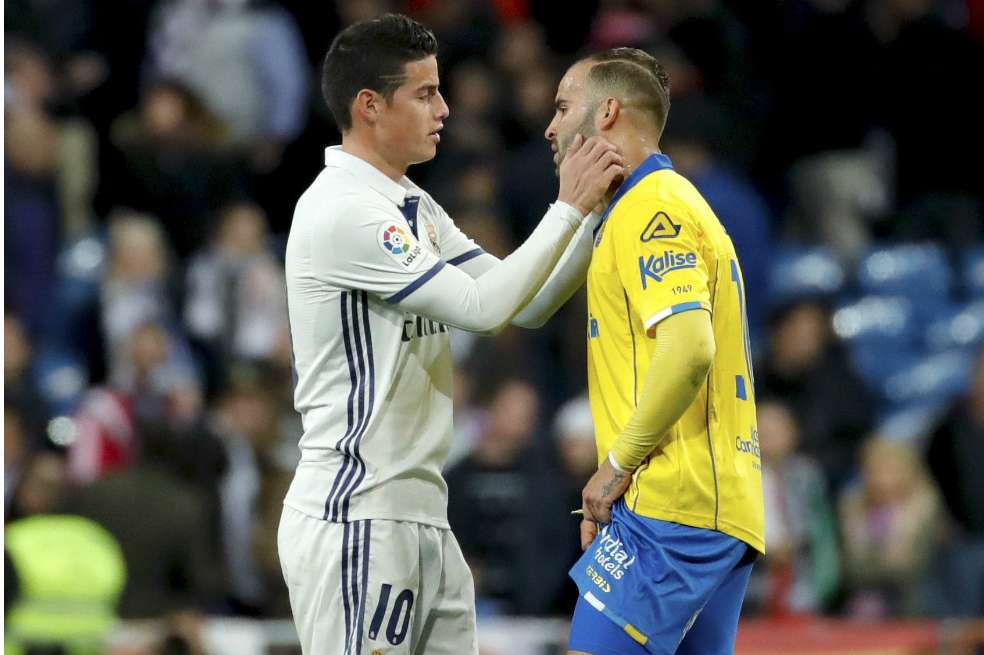 James junto a su excompañero Jesé. / EFE