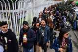 Largas filas para entrar al concierto de Guns N´ Roses