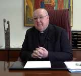 Kevin Farrell, el hombre que liderará el Vaticano hasta que se elija a un nuevo papa