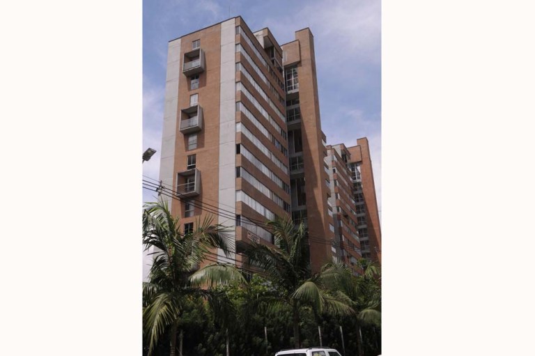 Lupa a edificio vecino de Space