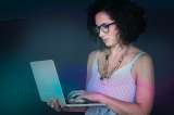 ¿Qué diferencia hay entre la fibra óptica y el ADSL?