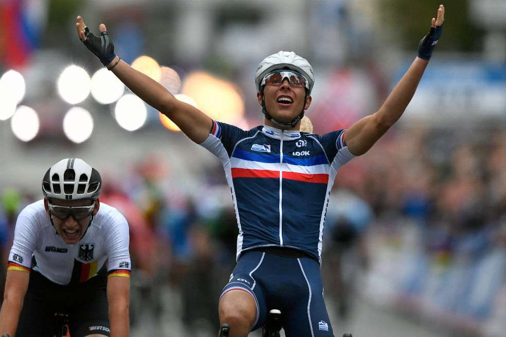 Cosnefroy pasó a profesionales este año con el equipo AG2R La Mondiale. / AFP