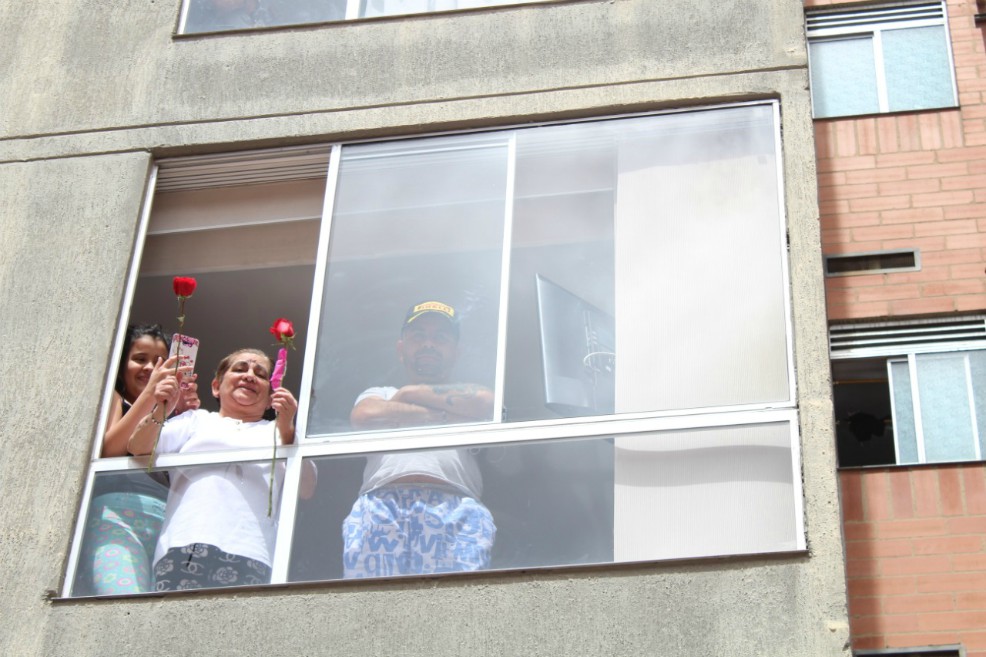 Encuesta nacional en 1.000 hogares revela las actitudes de colombianos ante la pandemia.