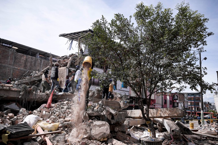 Personas LGBTIQ+ reportan pérdidas y falta de ayudas tras el terremoto: así puede donar