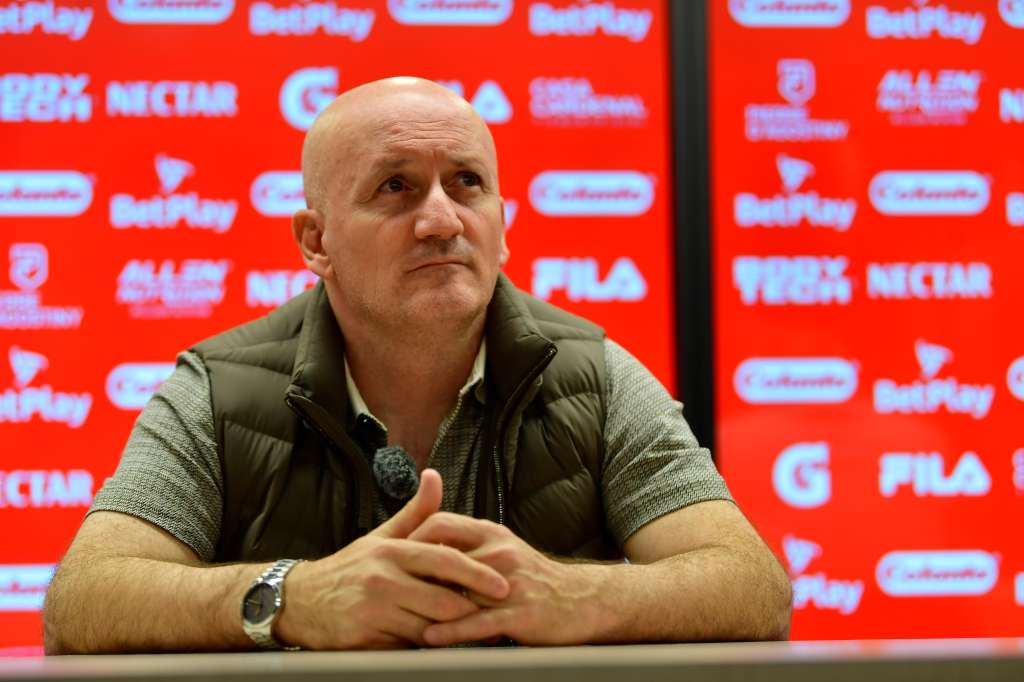 Técnico uruguayo, presentado como nuevo director técnico de Independiente Santa Fe para el 2026.