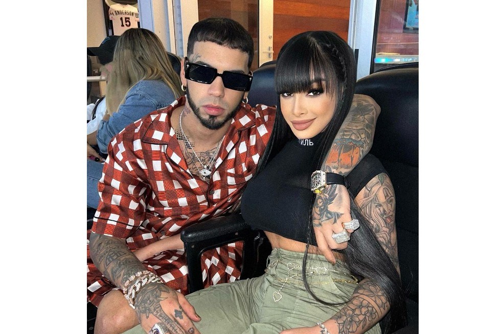 La nueva novia de Anuel AA, expareja de Karol G, está tan enamorada que ya se hizo el primer grabado en su piel. ¿Qué tal le quedó?