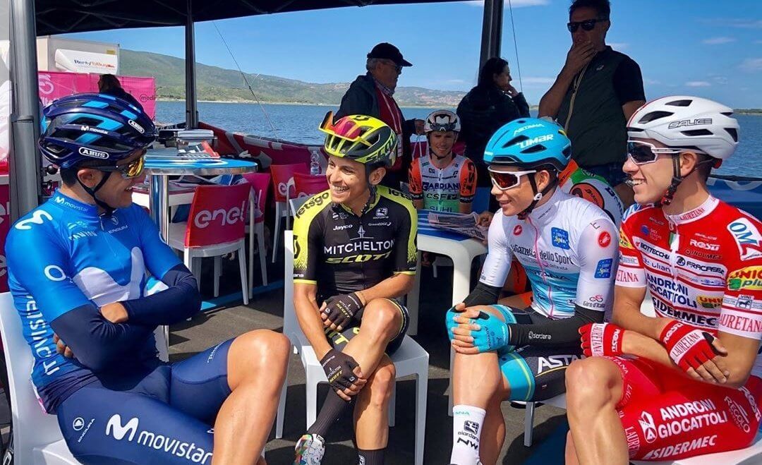 Richard Carapaz (izq.), Esteban Chaves (centro izq.), Miguel Flórez (centro der.) y Miguel Ángel López antes de la cuarta etapa del Giro. / Movistar Team
