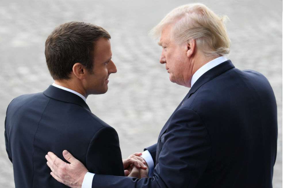 El mandatario francés añadió que mantiene contacto a diario con el presidente estadounidense Donald Trump. / EFE