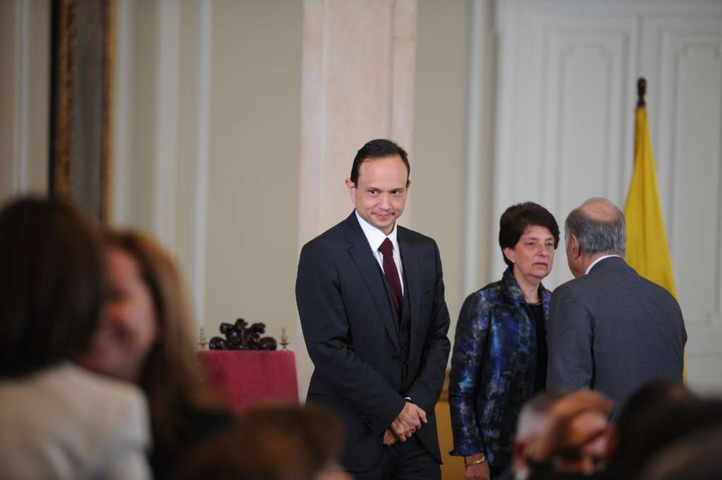 Posesión como nuevo magistrado de la Corte Constitucional a cargo del presidente Juan Manuel Santos.
