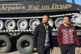 Juanes y John Legend visitan a inmigrantes en Arizona