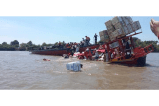 Rescatan a pasajeros de dos embarcaciones que chocaron sobre el río Magdalena