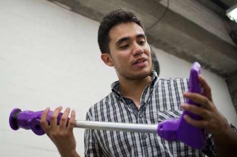 Estudiante diseña en Cali prótesis de bajo costo impresas en 3D
