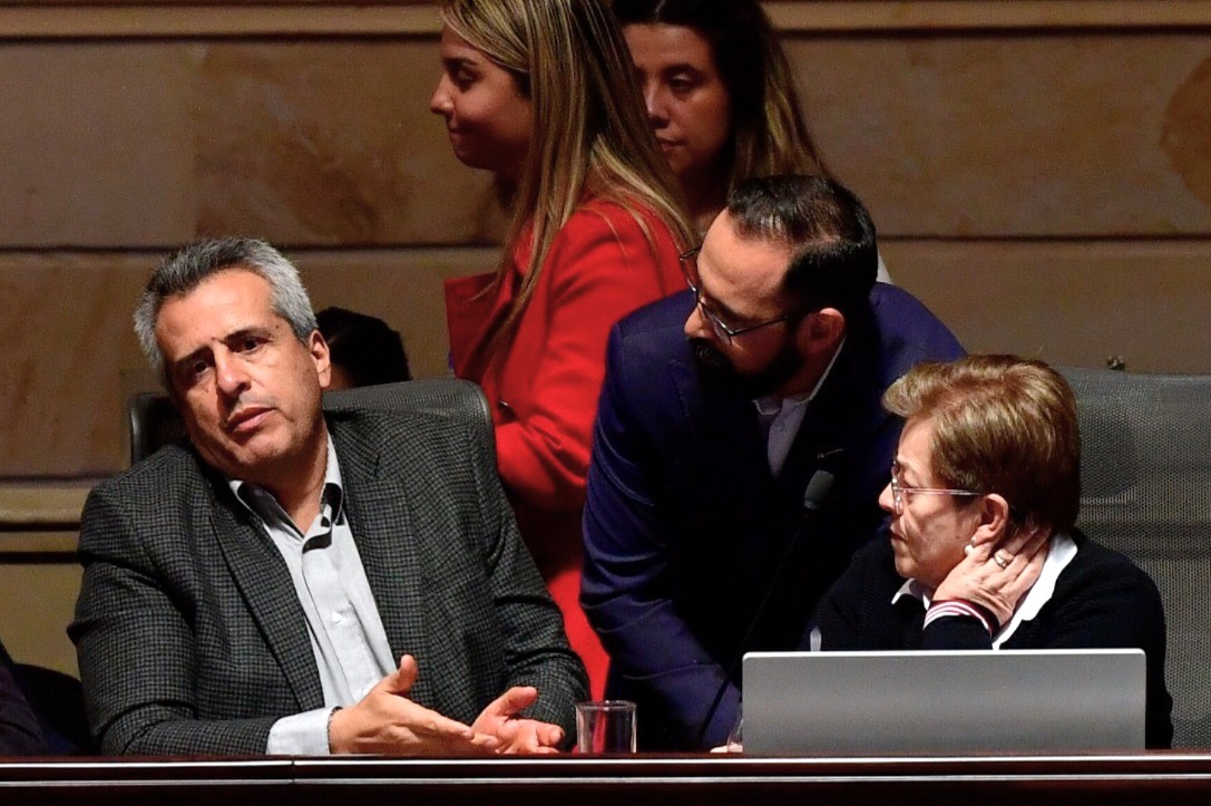 Los ministros Luis F. Velasco, Andrés Camacho y Gloria I. Ramírez acuden al Congreso. / Gustavo Torrijos