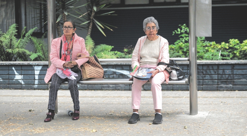 Cada vez más adultos llegan a la edad de pensión, pero no logran contar con las semanas ahorradas. La causa: muchos de ellos han pasado varias temporadas de su vida productiva en la informalidad.