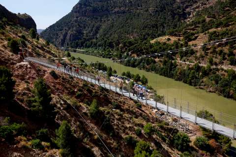 Senderismo en altura: el Caminito del Rey estrena un puente colgante récord