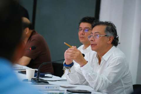 Emergencia económica de Petro vuelve a generar debate en medio de crisis por frente frío