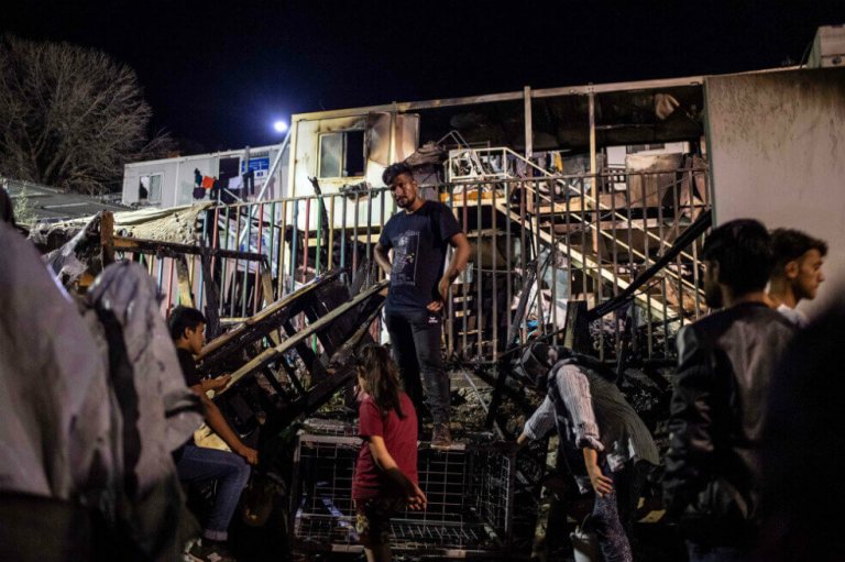 La trágica situación de los refugiados en los campamentos griegos