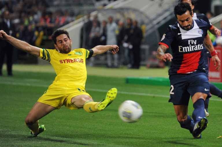 Cavani y Lavezzi le dan la primera victoria al PSG en Liga 1