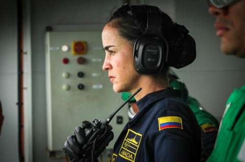 Así viven 98 personas a bordo del buque colombiano en la Antártida