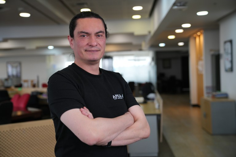 El emprendedor que protege su información digital en medio de la IA y las supercomputadoras
