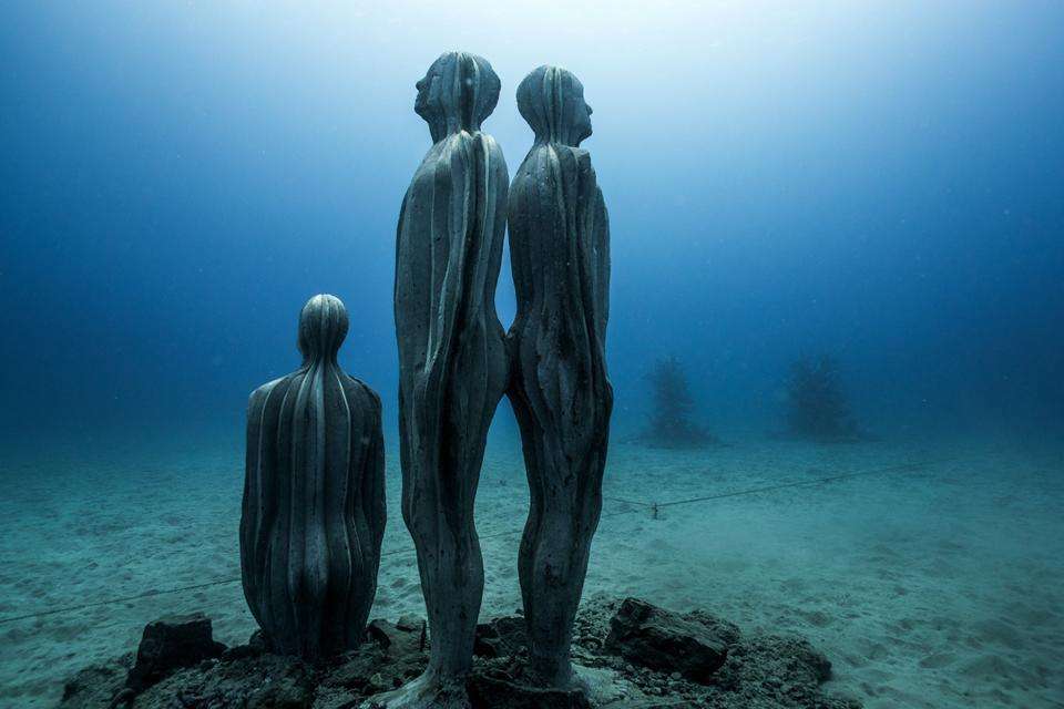 Museo Atlantico, Lanzarote, Tubular Cactus. Jason: @jasondecairestaylor www.underwatersculpture.com