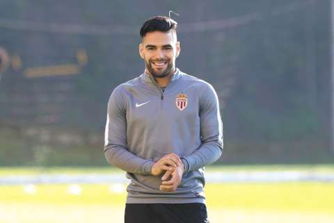El AC Milán le habría ofrecido un trueque al Mónaco por Radamel Falcao