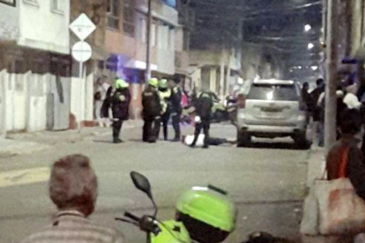 Sujetos abordaron una camioneta conducida por un escolta de la UNP.