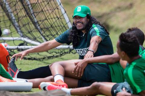 René Higuita: la leyenda del fútbol colombiano que es feminista y defiende el amor LGBT