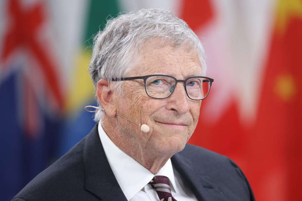 BERLIN (Germany), 28/10/2025.- (FILE) - Bill Gates looks on during a panel discussion at the the Berlin Global Solutions Summit in Berlin, Germany, 07 May 2024(reissued 28 October 2025). Microsoft co-founder, businessman and philanthropist Bill Gates turns 70 on 20 October 2025. (Alemania) EFE/EPA/CLEMENS BILAN