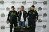 Capturan en el Portal Norte a falso policía que requisaba pasajeros para robarlos