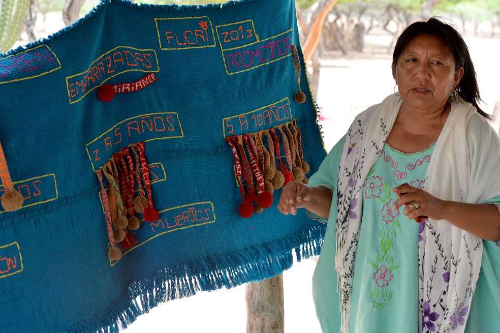 Ermelinda Ipuaná lideró la creación de los ayaawataas en once comunidades indígenas de Manaure, para controlar las enfermedades y el bajo peso en la población infantil. / Inaldo Pérez - ‘Cromos’
