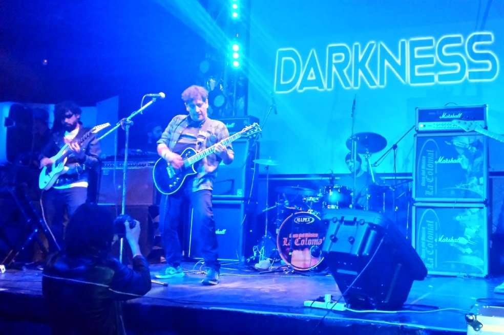 La banda de metal colombiana Darkness debutó en el mercado discográfico con el registro “Espías malignos”, a finales de la década del 80.  / Whitencolor