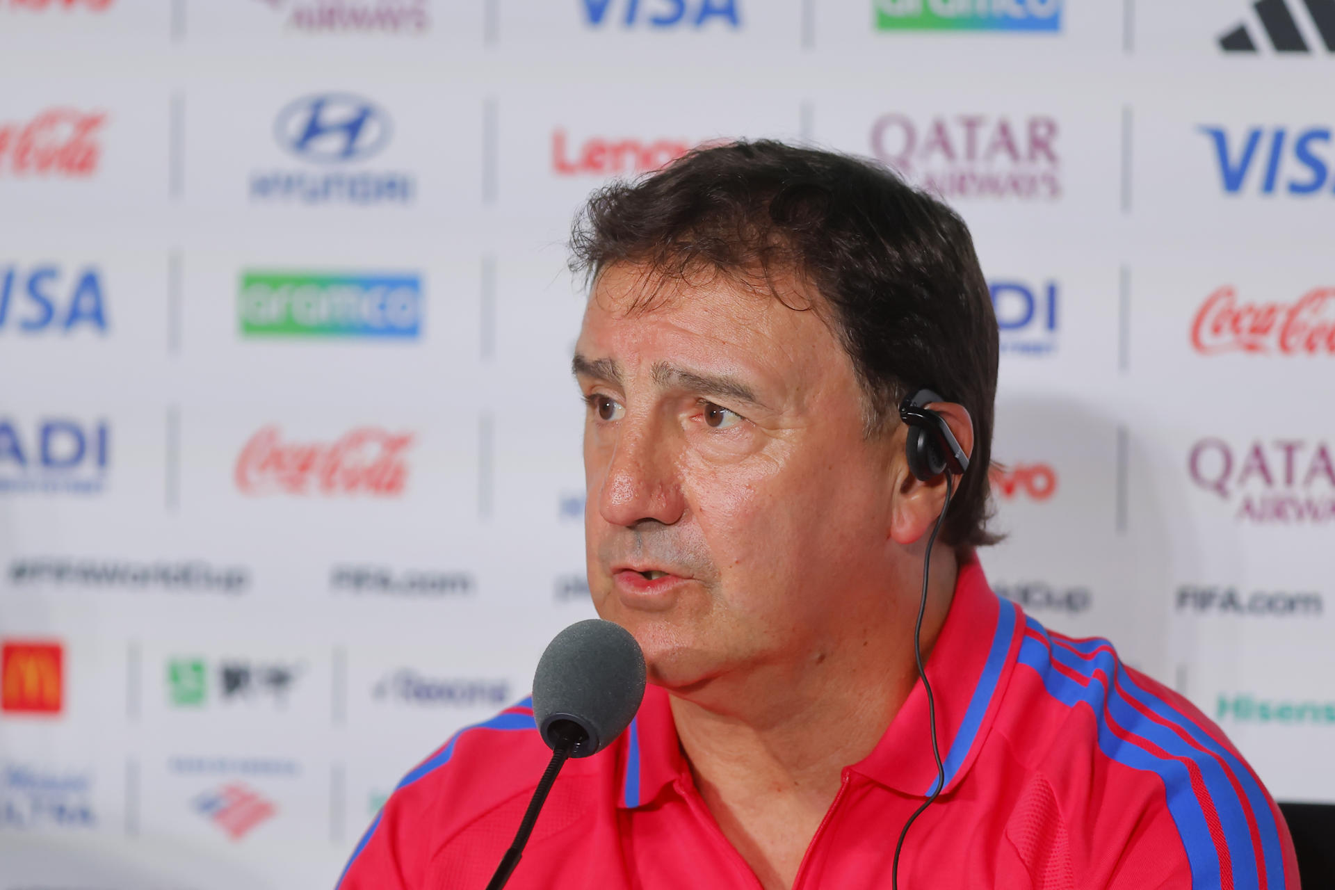GR2018. GUADALAJARA (MÉXICO), 22/06/2026.- El seleccionador de Colombia, Nestor Lorenzo, habla durante una rueda de prensa este lunes, en el estadio Akron en Guadalajara (México). EFE/ Francisco Guasco
