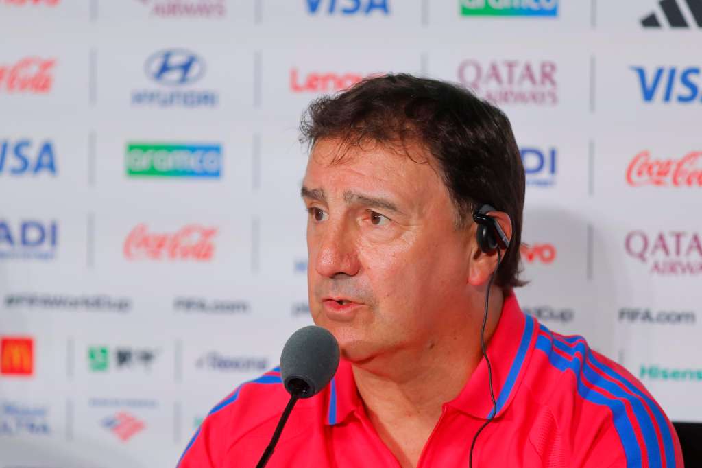 GR2018. GUADALAJARA (MÉXICO), 22/06/2026.- El seleccionador de Colombia, Nestor Lorenzo, habla durante una rueda de prensa este lunes, en el estadio Akron en Guadalajara (México). EFE/ Francisco Guasco