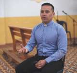 Javier Porras, el joven párroco contra el que iba el atentado en Caldono, Cauca