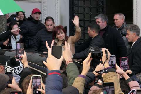 Confirman la condena de Cristina Fernández por un caso de corrupción en Argentina