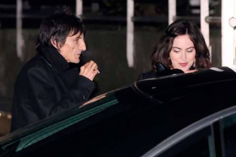 Ron Wood se casará con una mujer 31 años más joven que él