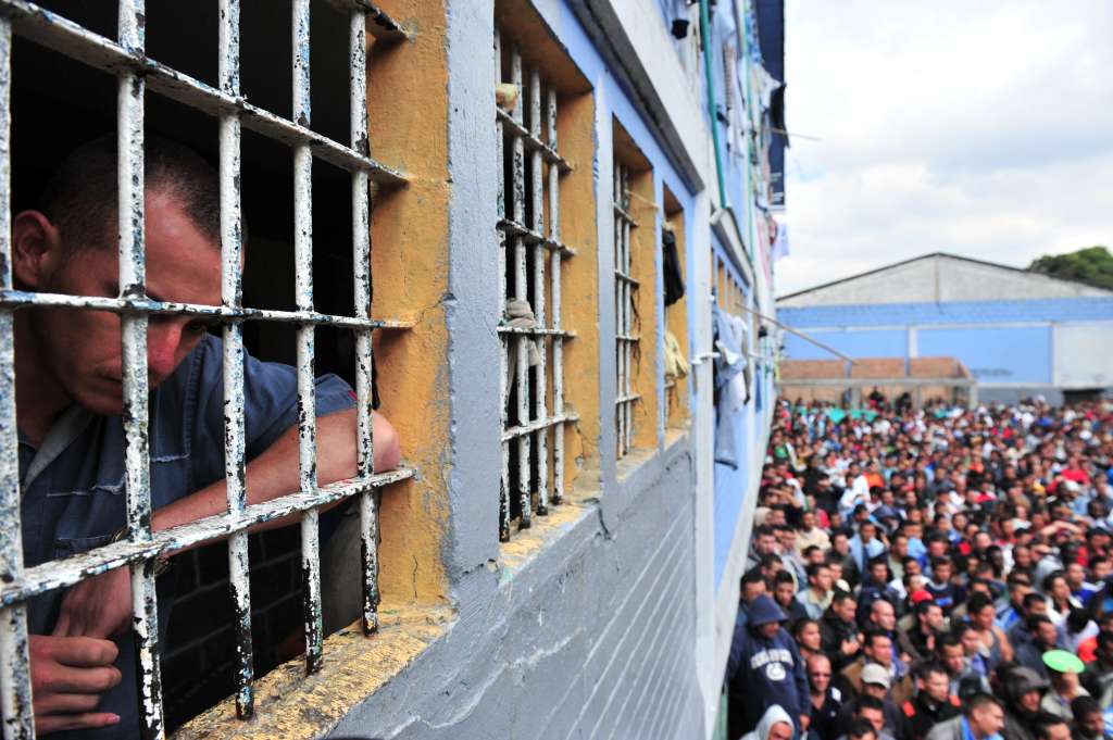 Aspectos del interior, Presos y detenidos