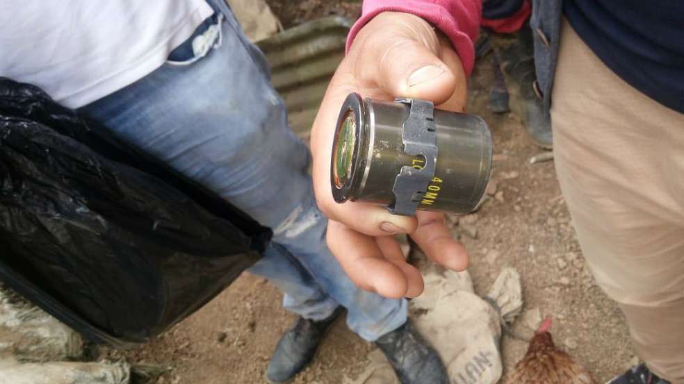 Los habitantes del corregimiento de Mesitas aseguran que artefactos como esos fueron lanzados en la confrontación entre el Ejército y el Epl./ Cortesía.