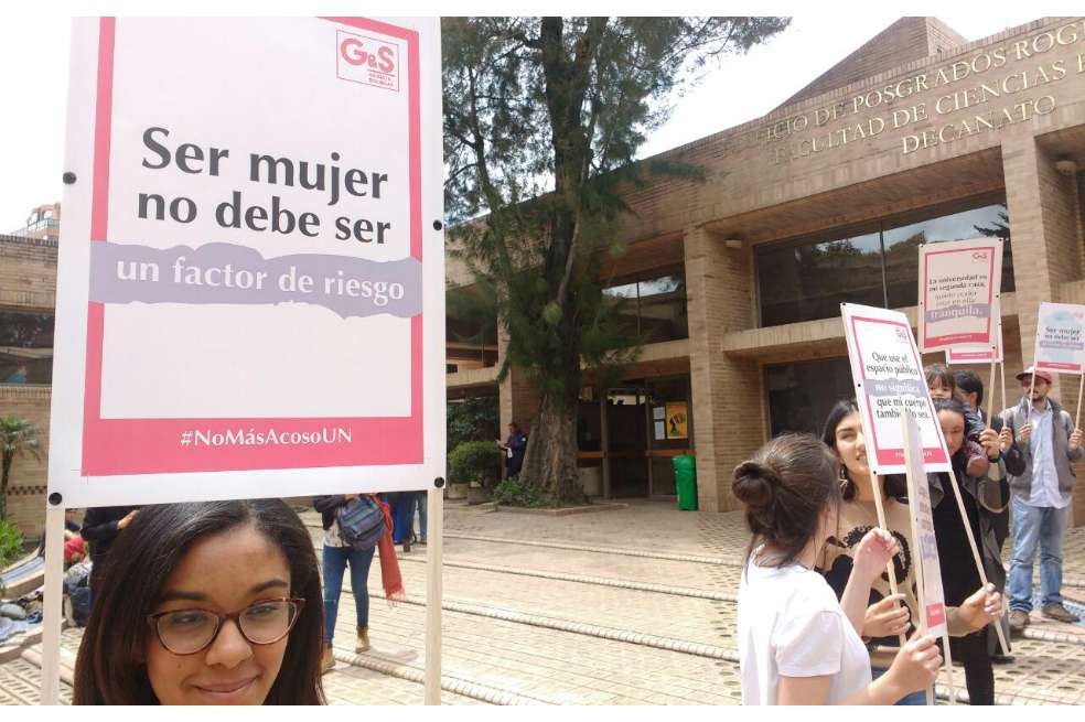 Estudiantes del Grupo de Seguridad y Género de la Nacional protestan por la invitación a Ronald Stephens. / Archivo particular