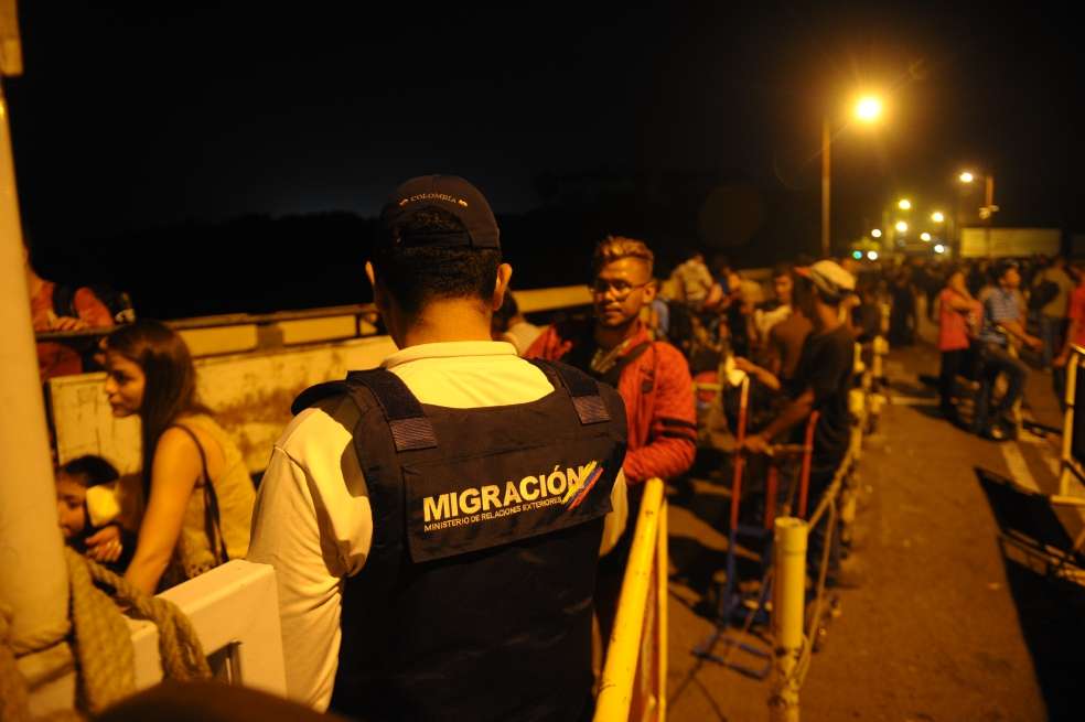 Cada día cruzan la frontera 37.000 venezolanos. / Cristian Garavito - El Espectador