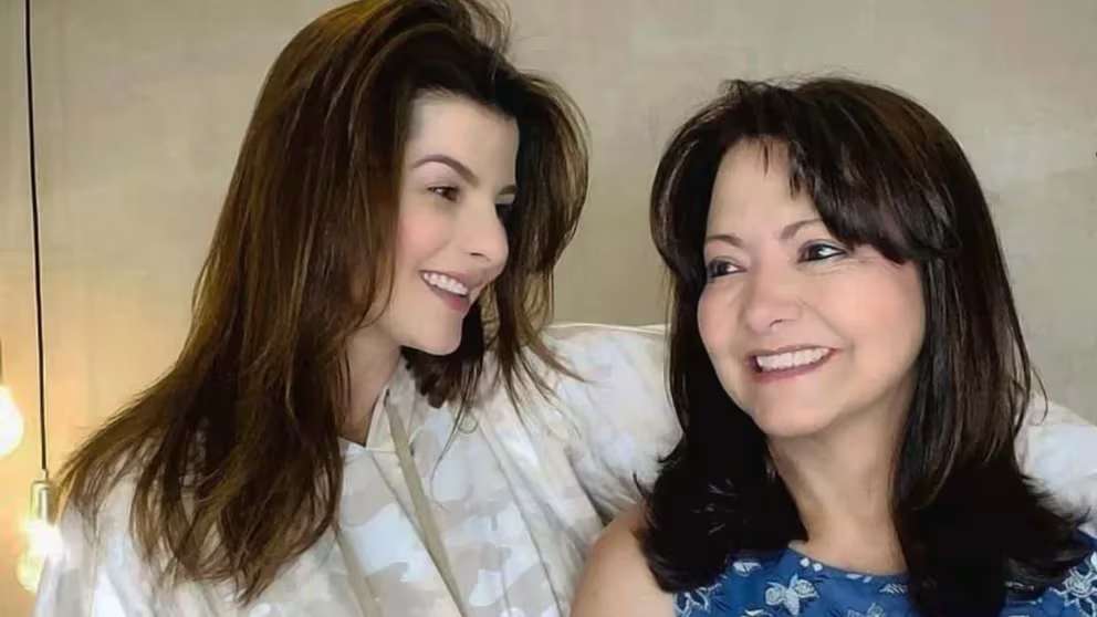 La belleza de Carolina Cruz parece que es heredada por su mamá.